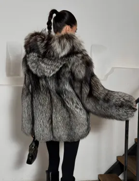 Полушубок из чернобурки с капюшоном цельные пластины