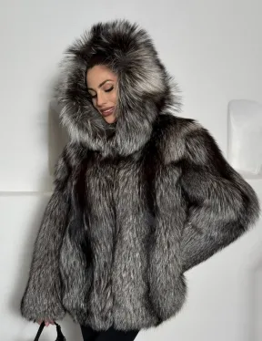Полушубок из чернобурки с капюшоном цельные пластины