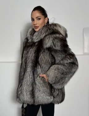 Полушубок из чернобурки с капюшоном цельные пластины