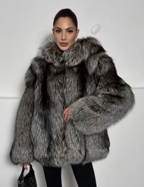 Полушубок из чернобурки с капюшоном цельные пластины