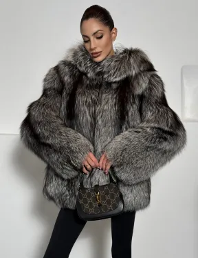 Полушубок из чернобурки с капюшоном цельные пластины