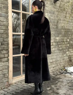 Двусторонняя модная дублёнка на запах из меха мериноса