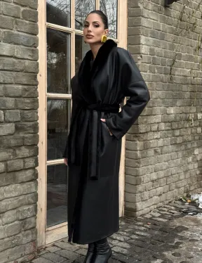 Двусторонняя модная дублёнка на запах из меха мериноса