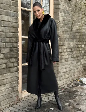 Двусторонняя модная дублёнка на запах из меха мериноса