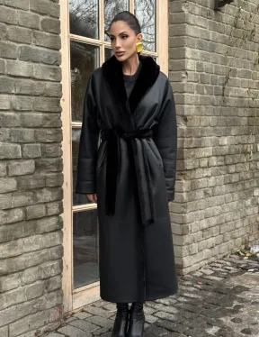 Двусторонняя модная дублёнка на запах из меха мериноса