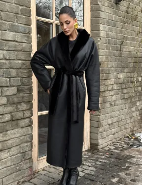 Двусторонняя модная дублёнка на запах из меха мериноса