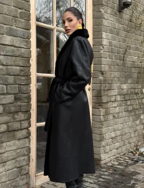 Двусторонняя модная дублёнка на запах из меха мериноса