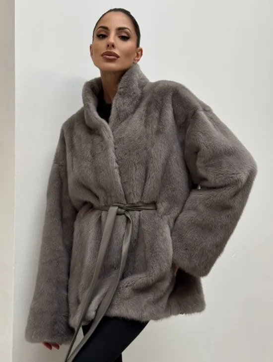 Норковый полушубок кимоно с V-образным воротником в сером цвете