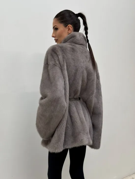 Норковый полушубок кимоно с V-образным воротником в сером цвете