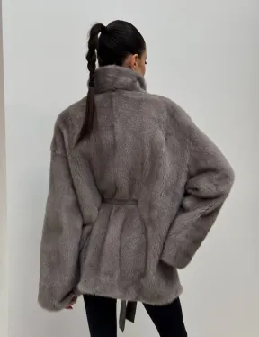 Норковый полушубок кимоно с V-образным воротником в сером цвете