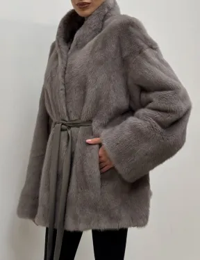 Норковый полушубок кимоно с V-образным воротником в сером цвете