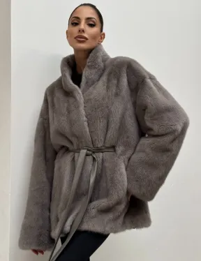 Норковый полушубок кимоно с V-образным воротником в сером цвете