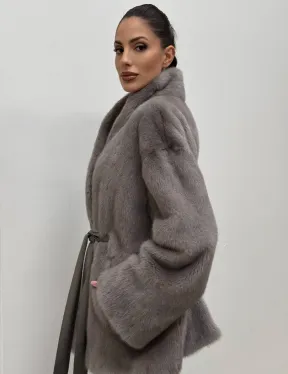 Норковый полушубок кимоно с V-образным воротником в сером цвете