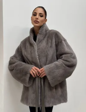 Норковый полушубок кимоно с V-образным воротником в сером цвете