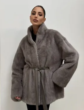 Норковый полушубок кимоно с V-образным воротником в сером цвете