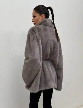 Норковый полушубок кимоно с V-образным воротником в сером цвете