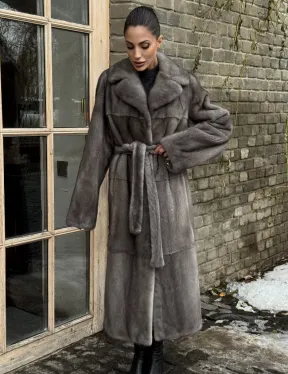 Прямая норковая шуба Luxury Line с меховым поясом и шлицами по бокам