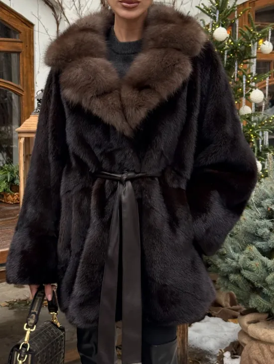 Норковый полушубок Mahogany с воротником из меха куницы - Летучая мышь