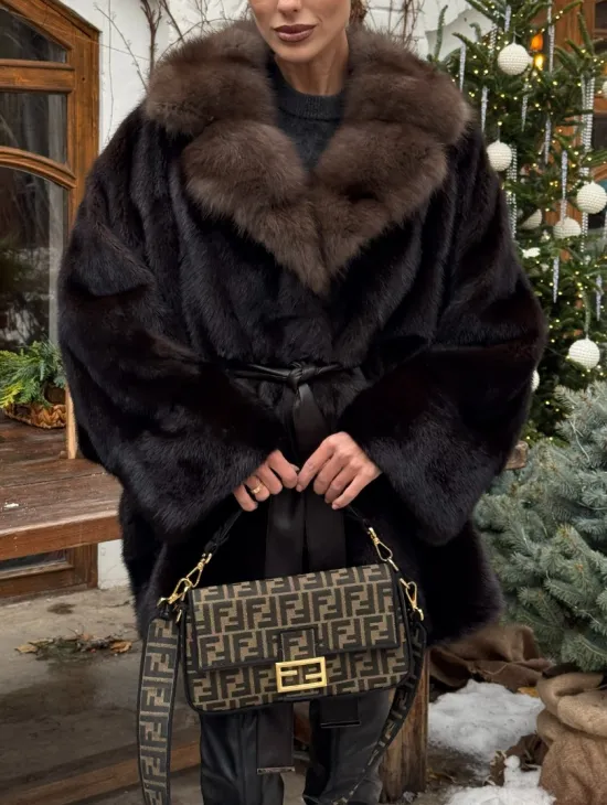 Норковый полушубок Mahogany с воротником из меха куницы - Летучая мышь