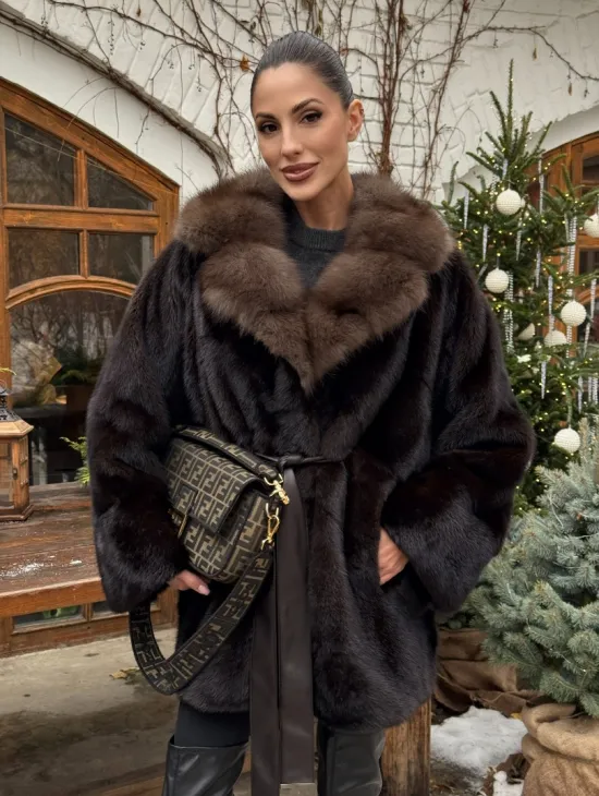 Норковый полушубок Mahogany с воротником из меха куницы - Летучая мышь