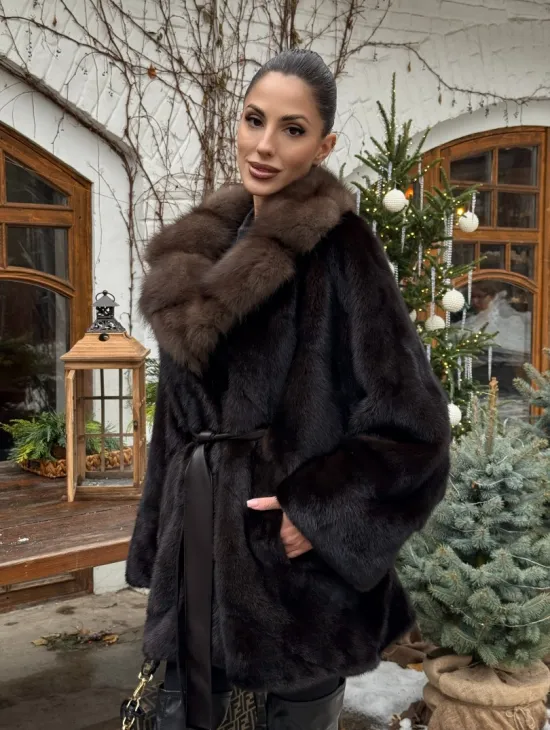 Норковый полушубок Mahogany с воротником из меха куницы - Летучая мышь