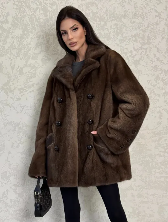 Шикарный норковый жакет с английским воротником и накладными карманами в цвете соболь