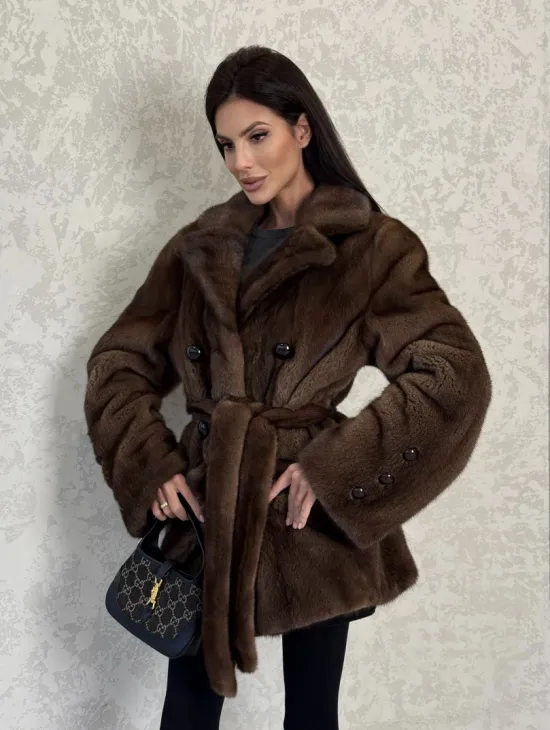 Шикарный норковый жакет с английским воротником и накладными карманами в цвете соболь