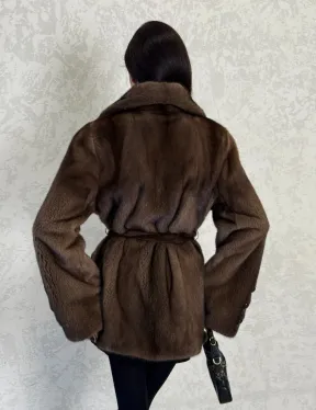 Шикарный норковый жакет с английским воротником и накладными карманами в цвете соболь