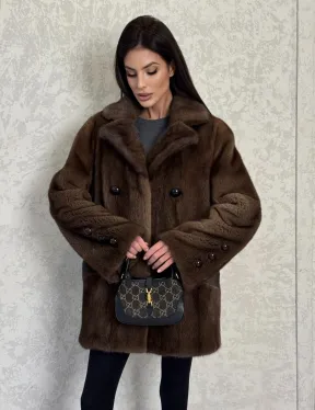 Шикарный норковый жакет с английским воротником и накладными карманами в цвете соболь