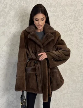 Шикарный норковый жакет с английским воротником и накладными карманами в цвете соболь