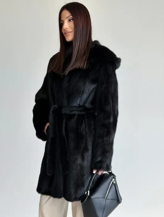 Норковая шуба с капюшоном и меховым поясом в цвете Black