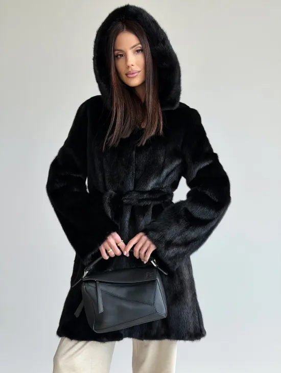 Норковая шуба с капюшоном и меховым поясом в цвете Black