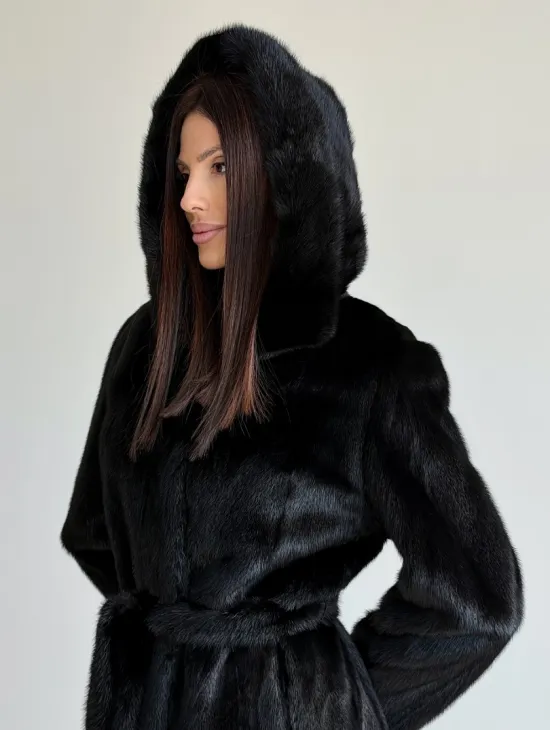 Норковая шуба с капюшоном и меховым поясом в цвете Black
