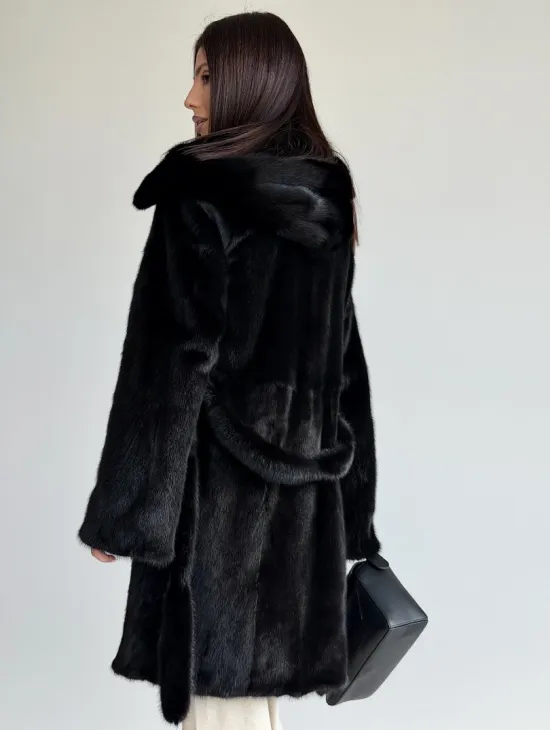 Норковая шуба с капюшоном и меховым поясом в цвете Black