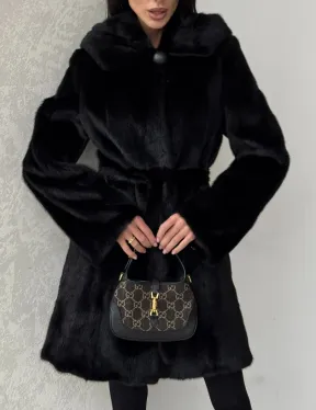 Норковая шуба с капюшоном и меховым поясом в цвете Black