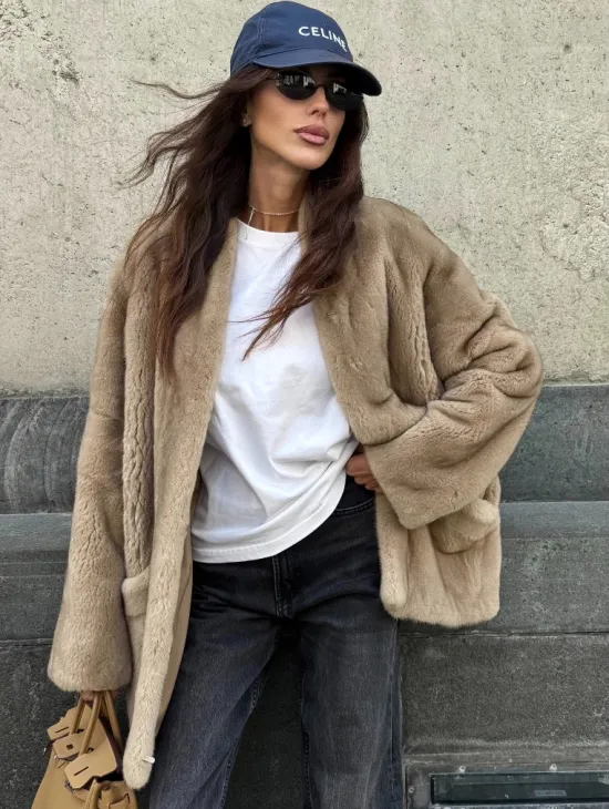 Норковый жакет в натуральном цвете пастель с V-образным воротником