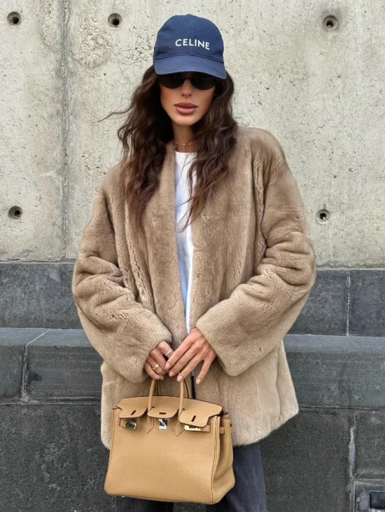 Норковый жакет в натуральном цвете пастель с V-образным воротником