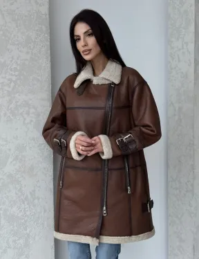 Удлиненная дубленка авиатор в коричневом цвете - винтажный стиль