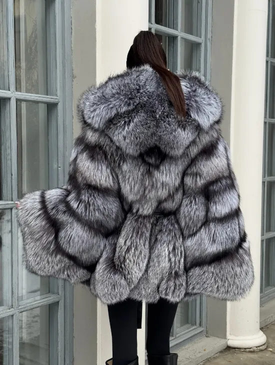 Шуба - пончо из чернобурки с капюшоном