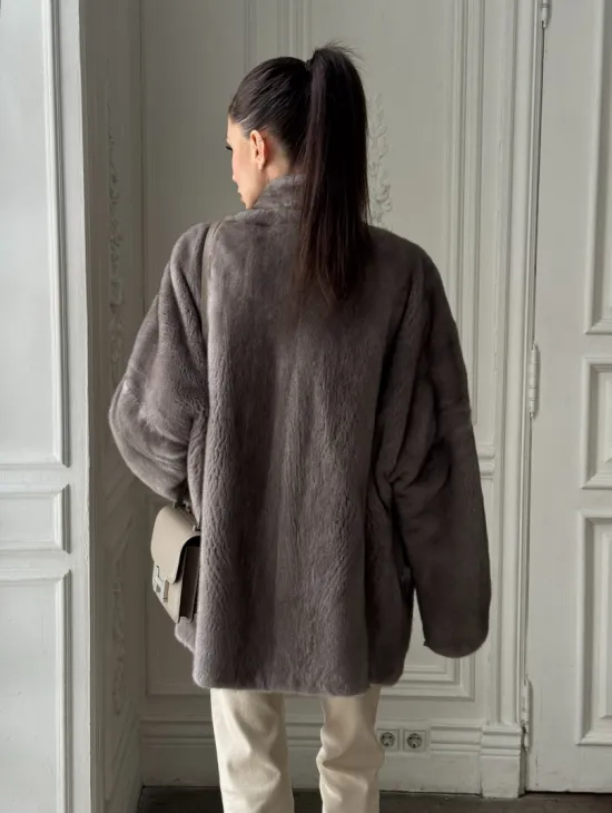 Женский меховой норковый полушубок с V-образным воротником