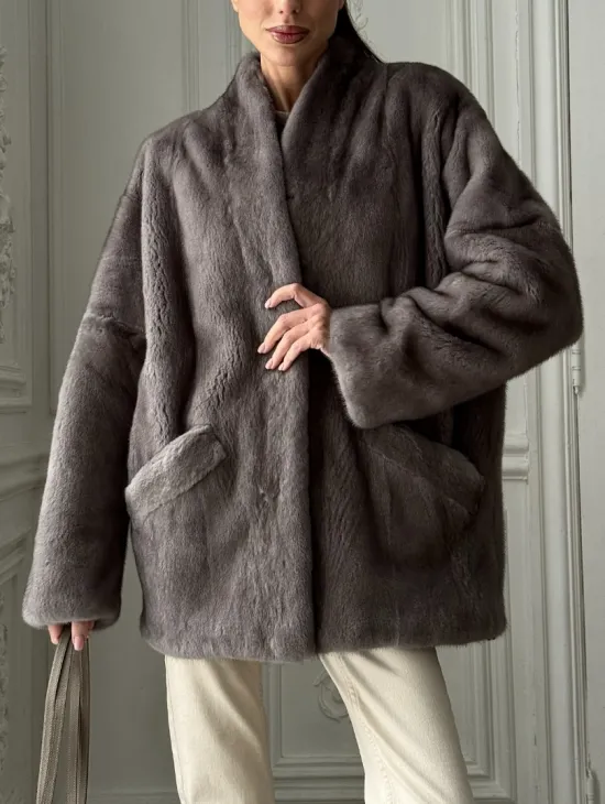 Женский меховой норковый полушубок с V-образным воротником