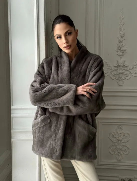 Женский меховой норковый полушубок с V-образным воротником