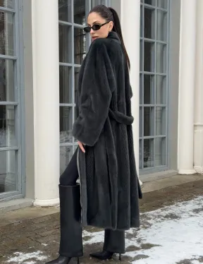 Модная норковая шуба в цвете графит с V-образным воротником