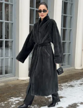 Модная норковая шуба в цвете графит с V-образным воротником