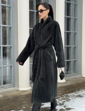 Модная норковая шуба в цвете графит с V-образным воротником