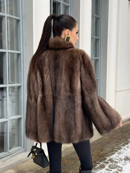 Полушубок из баргузинского соболя с V-образным воротником седина 2/3