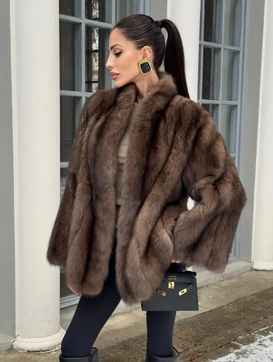 Полушубок из баргузинского соболя с V-образным воротником седина 2/3