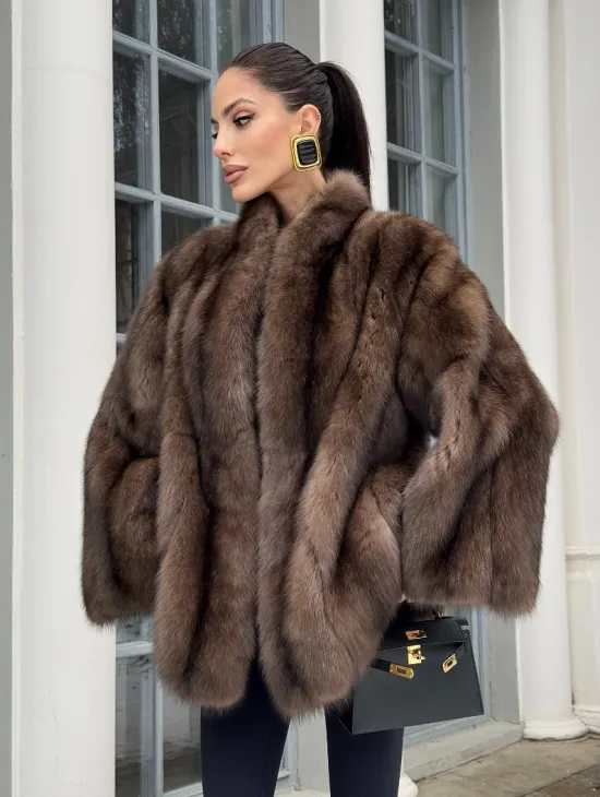 Полушубок из баргузинского соболя с V-образным воротником седина 2/3