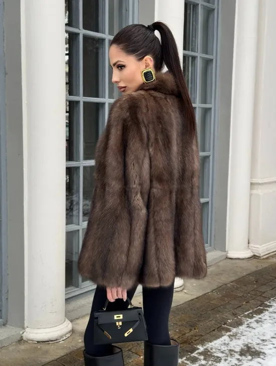 Полушубок из баргузинского соболя с V-образным воротником седина 2/3