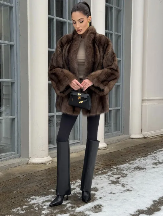 Полушубок из баргузинского соболя с V-образным воротником седина 2/3